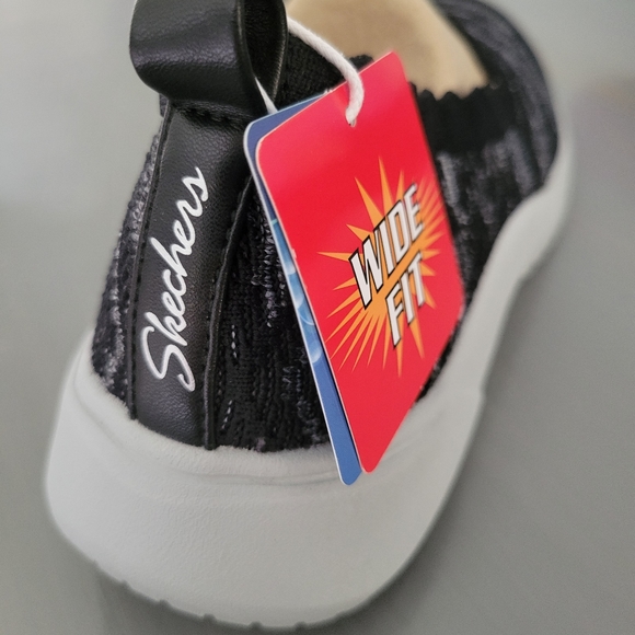 NWT Skechers Neutral Black White Memory Foam Size 8.5 Wide Foot - Picture 5 of 8